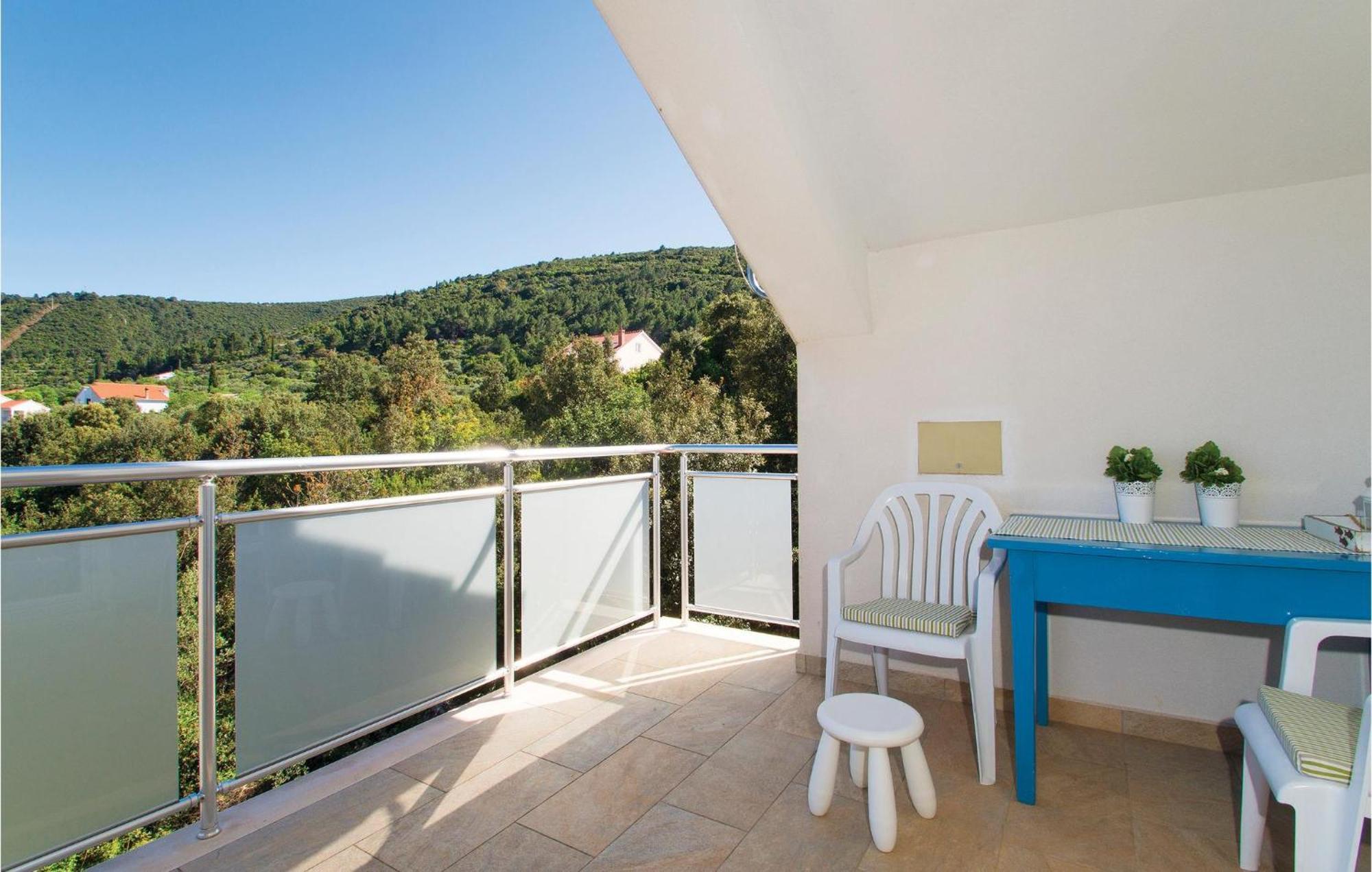 Awesome Apartment In Racisce With Wifi Exterior photo